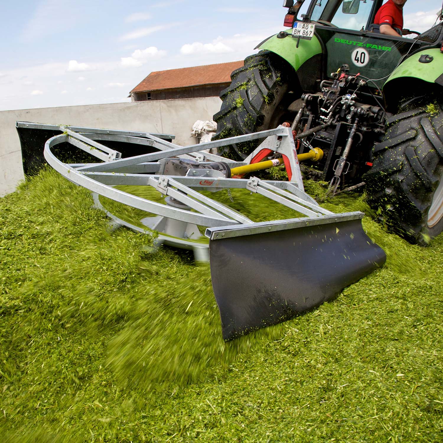 Éparpilleur d'ensilage « Standard » pour attelage arrière